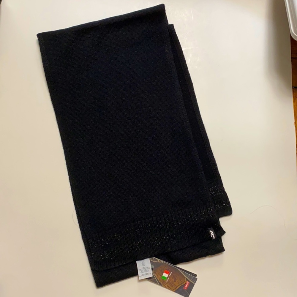 NWT levis black scarf 🧣